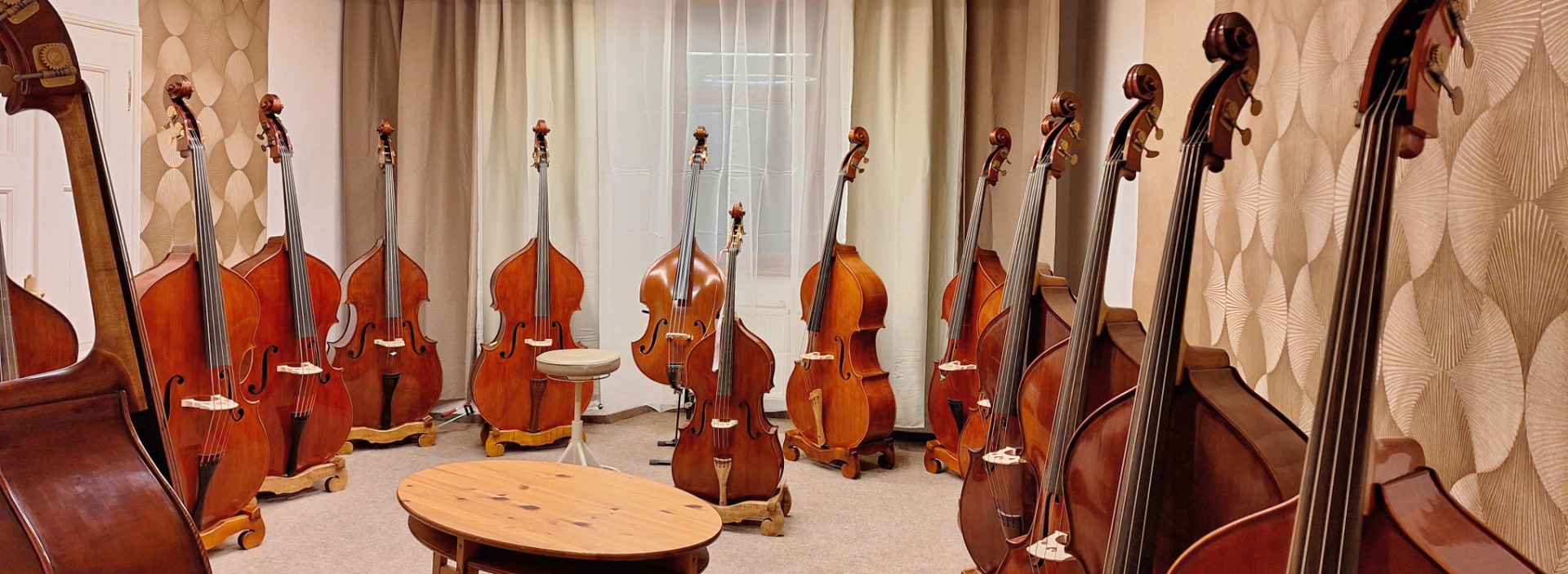 Kontrabas showroom Pardubice